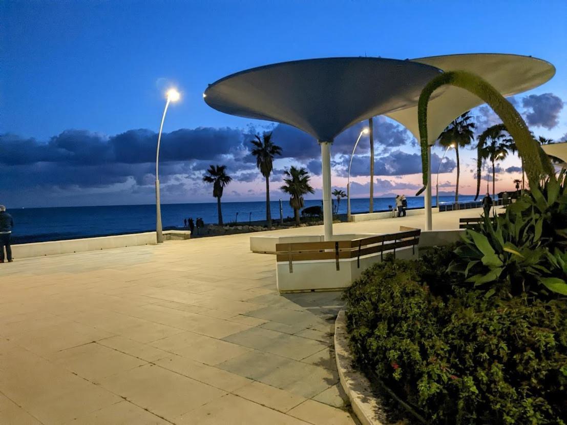 Seaside View Apartment Estepona Buitenkant foto