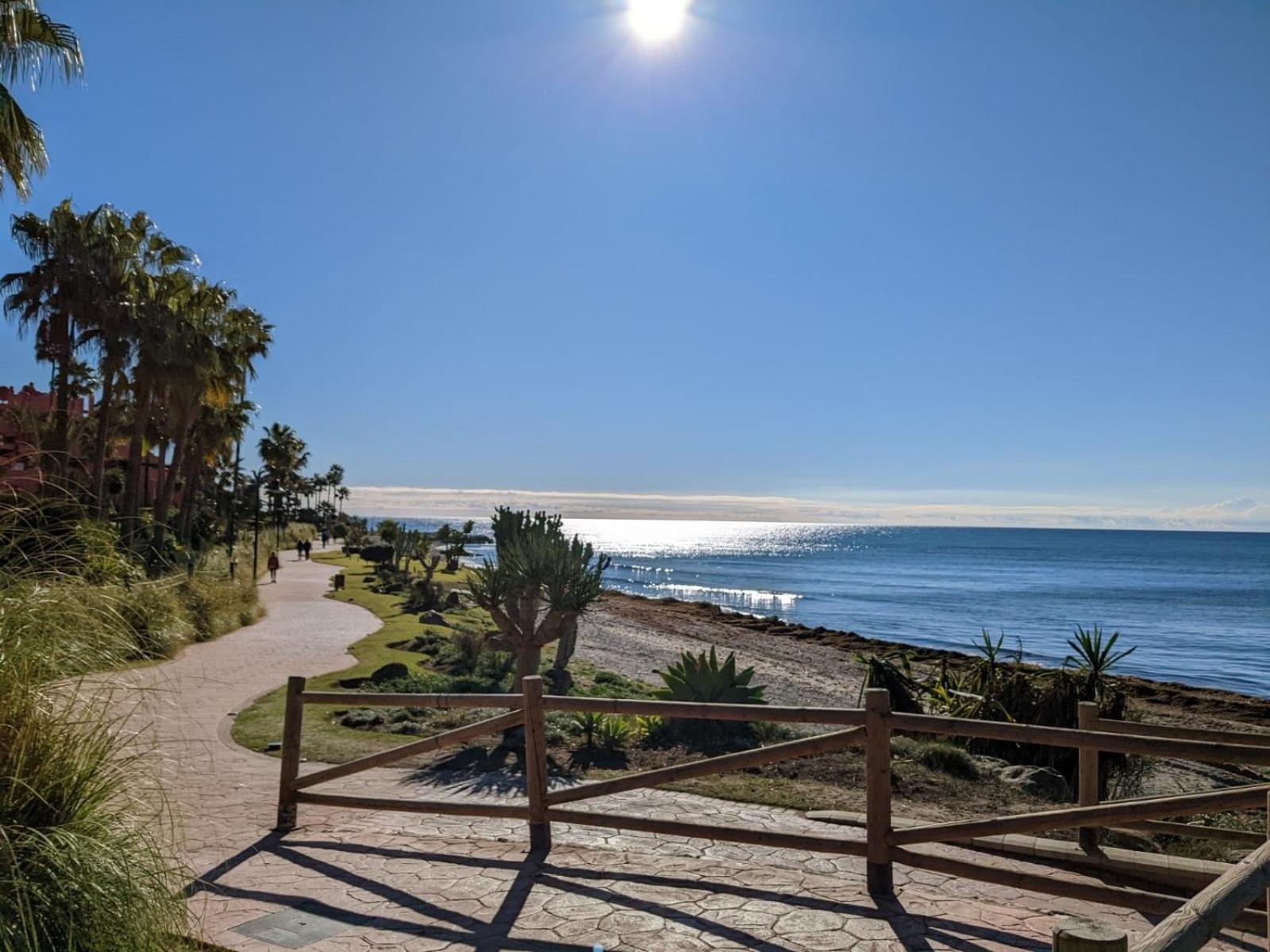 Seaside View Apartment Estepona Buitenkant foto